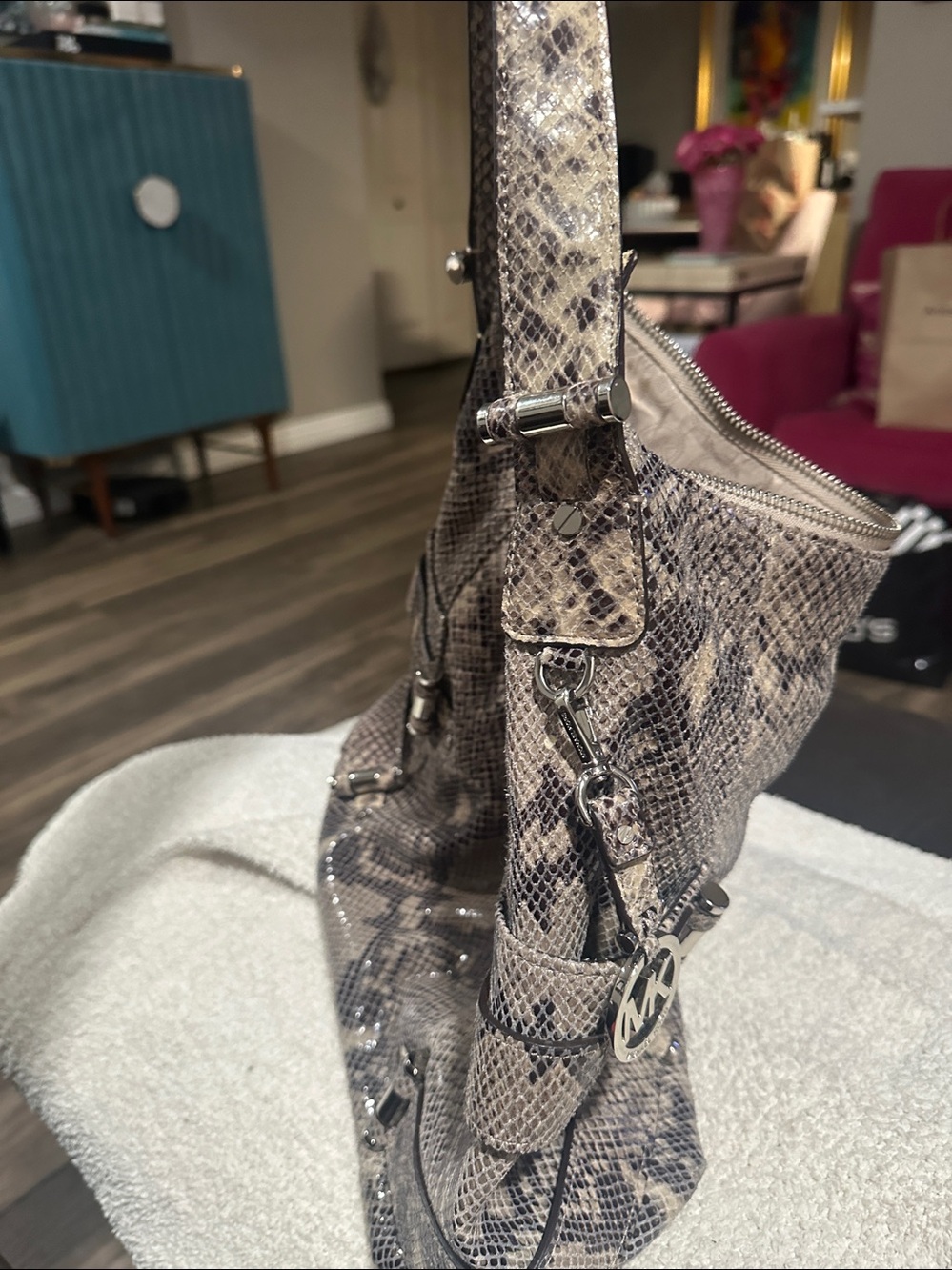 Python-Print Shoulder Hobo Bag. - Picture 7 of 7